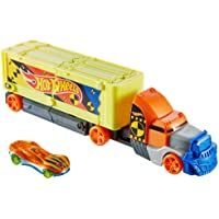 Hot Wheels Camión superchoques con un coche de juguete de Hot Wheels (Mattel GCK39)
